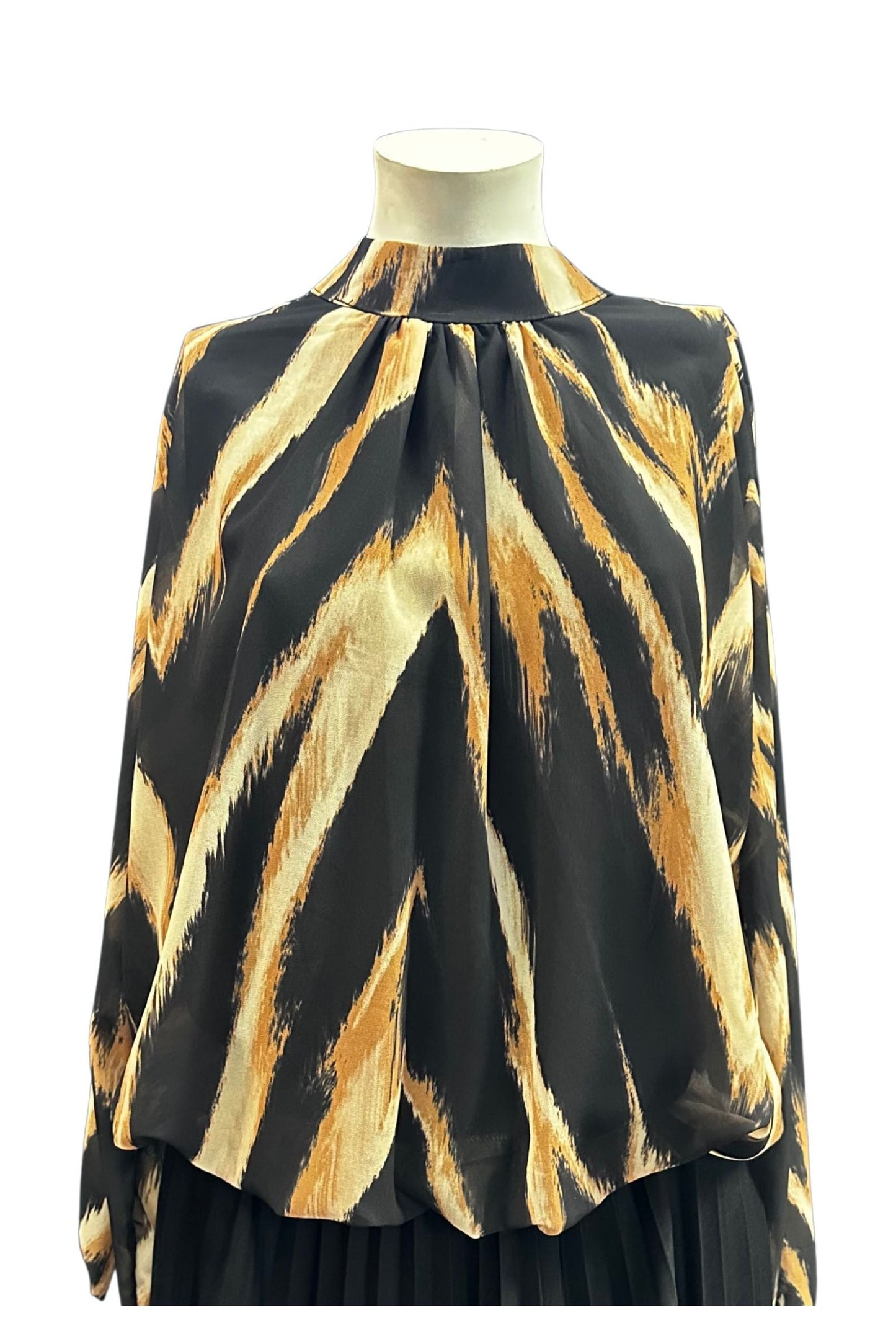 Toppur latino neck svartur/brúntóna