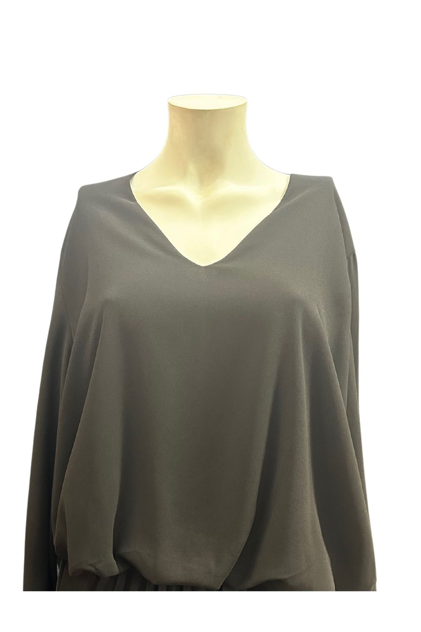 Toppur latino v-neck svartur