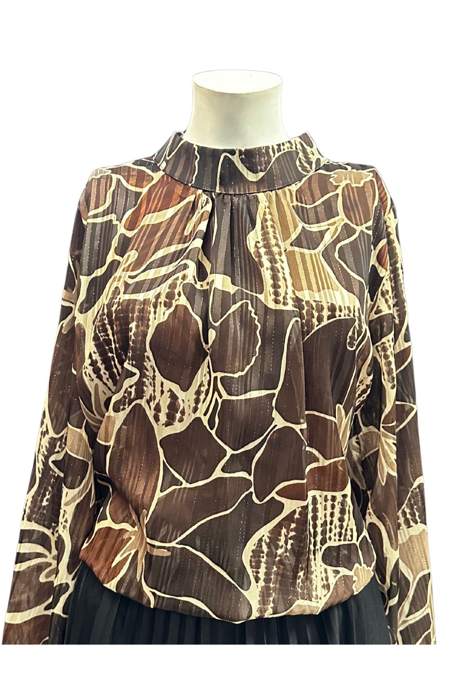 Toppur latino neck brúnn